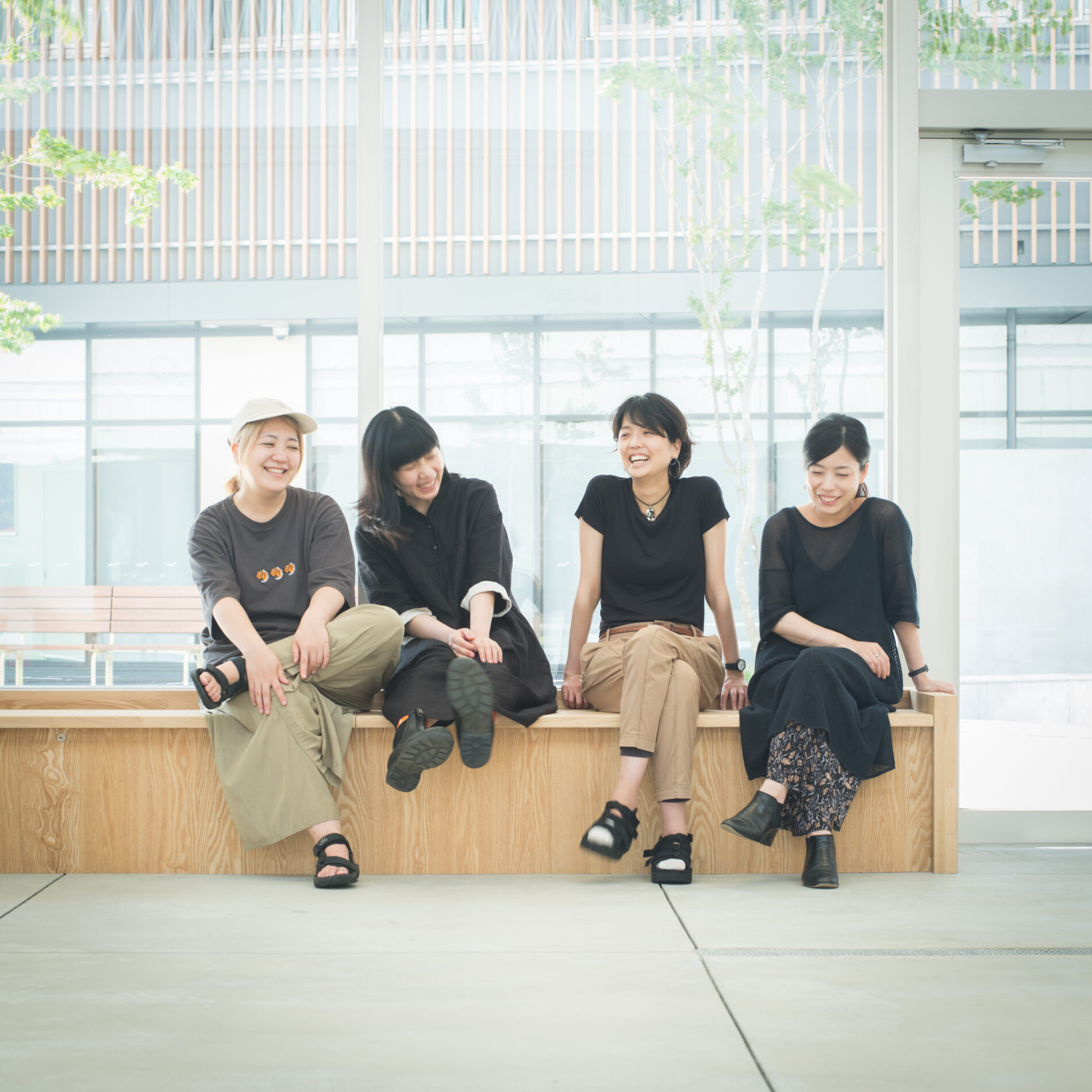 居間 theater